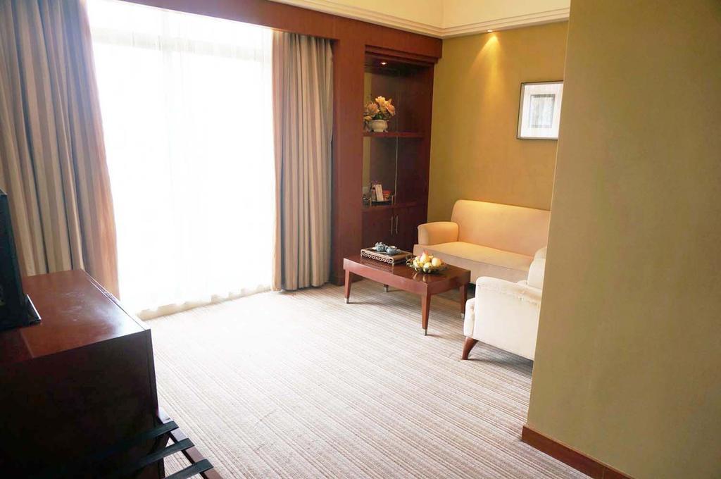 Guangzhou Imperial Hotel Exterior photo